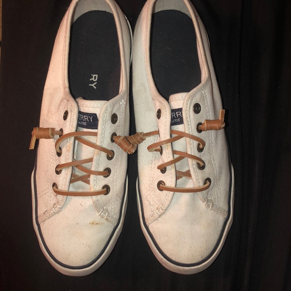 White sperrys